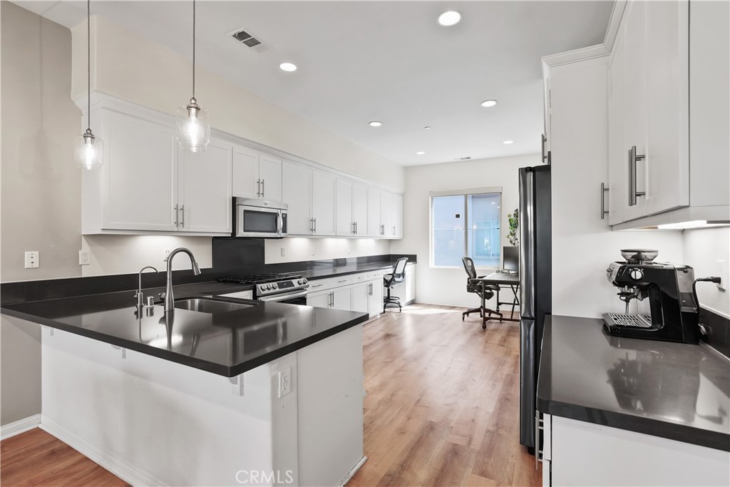 88 Renewal, Irvine CA 92618 - Photo 14