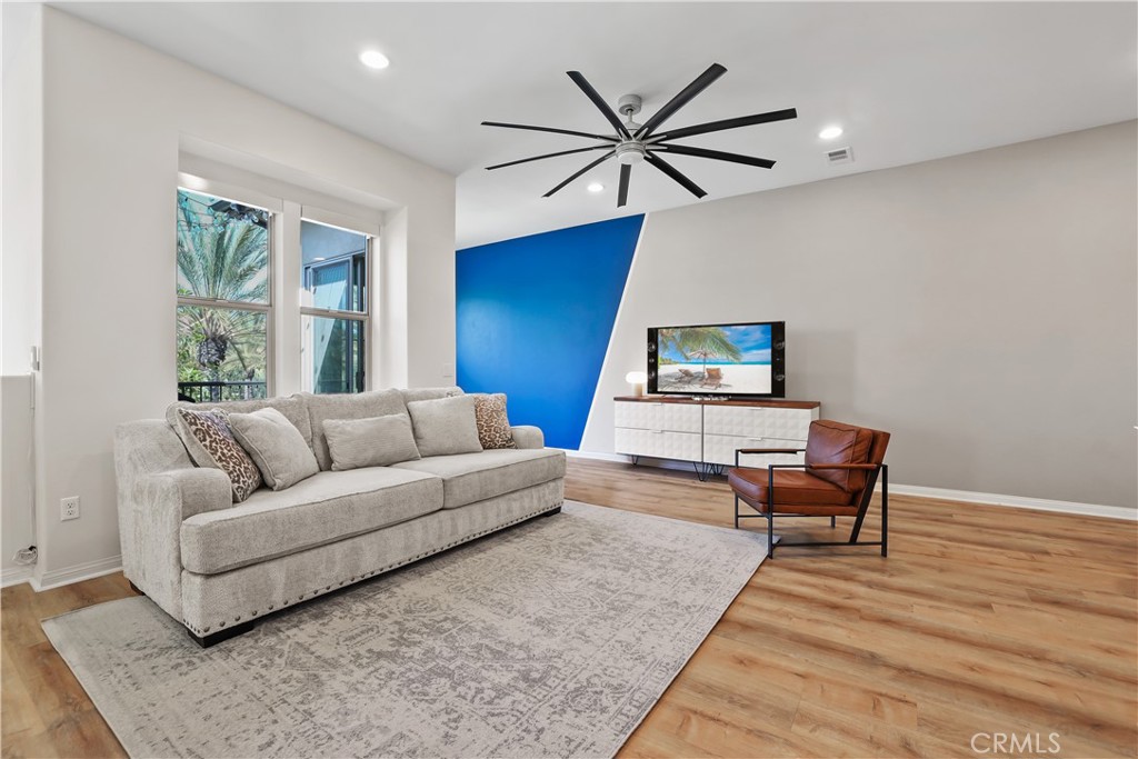 88 Renewal, Irvine CA 92618 - Photo 6