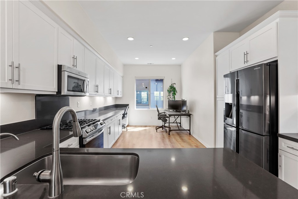 88 Renewal, Irvine CA 92618 - Photo 15