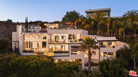 Photo of 9270 Kinglet Drive, Los Angeles, CA 90069 (MLS # 26764665)