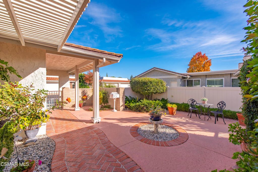 Photo of 2126 Crespi Lane, Westlake Village, CA 91361 (MLS # 225005851)