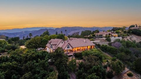 Photo of 1609 Santa Margarita Drive Dr, Fallbrook, CA 92028 (MLS # 250044358SD)