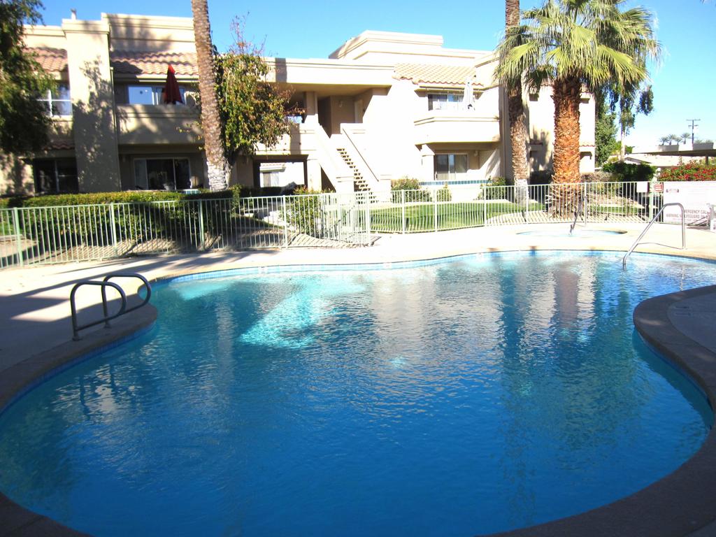 Vista Palm Desert - Residential