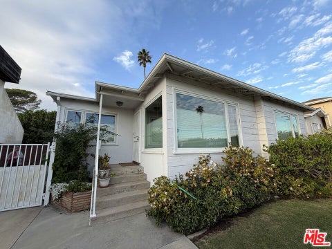 Photo of 12207 Palms Boulevard, Los Angeles, CA 90066 (MLS # 26840673)