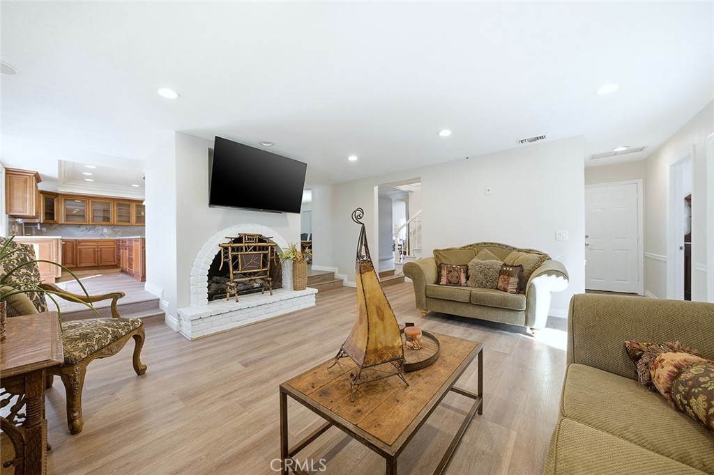 Seal Beach, California, 90740, United States, 4 Bedrooms Bedrooms, ,3 BathroomsBathrooms,Residential,Active,2010555