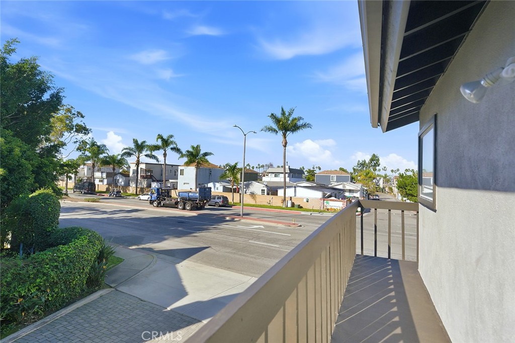 Seal Beach, California, 90740, United States, 4 Bedrooms Bedrooms, ,3 BathroomsBathrooms,Residential,Active,2010555