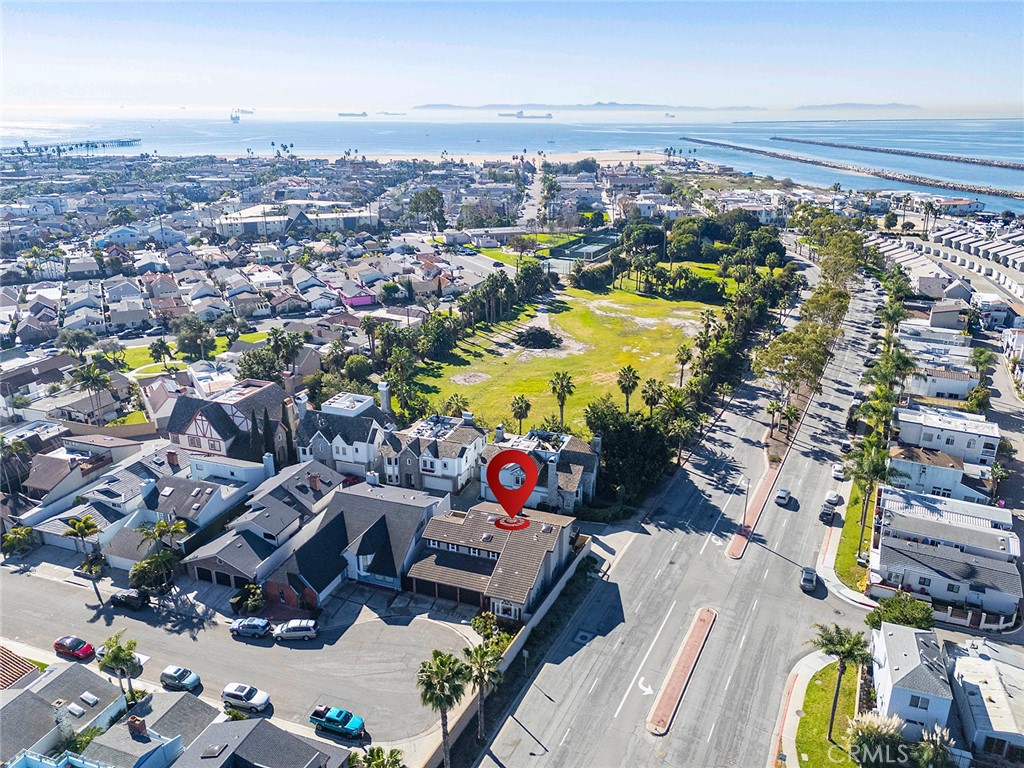 Seal Beach, California, 90740, United States, 4 Bedrooms Bedrooms, ,3 BathroomsBathrooms,Residential,Active,2010555