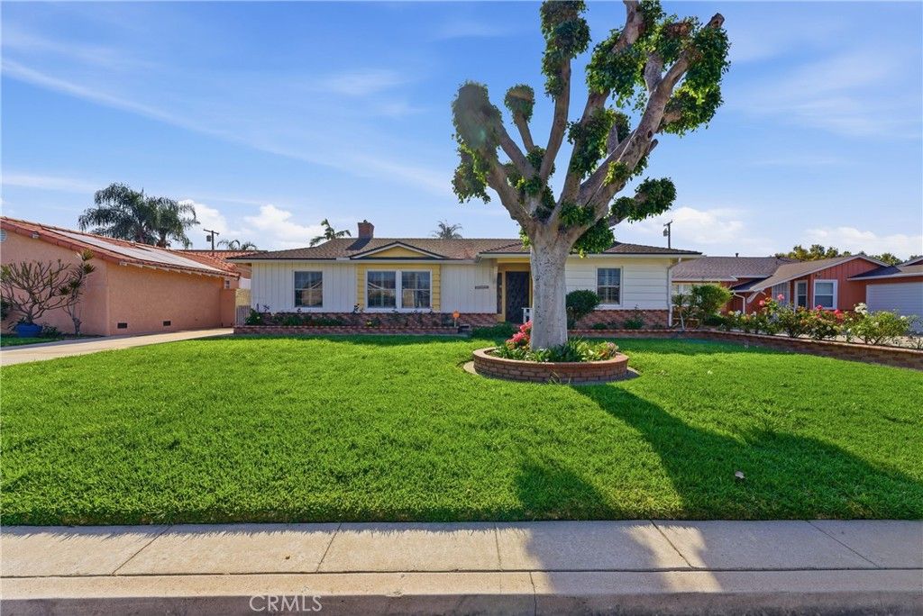 Photo of 10406 Hasty Ave, Downey, CA 90241 (MLS # DW26058584)