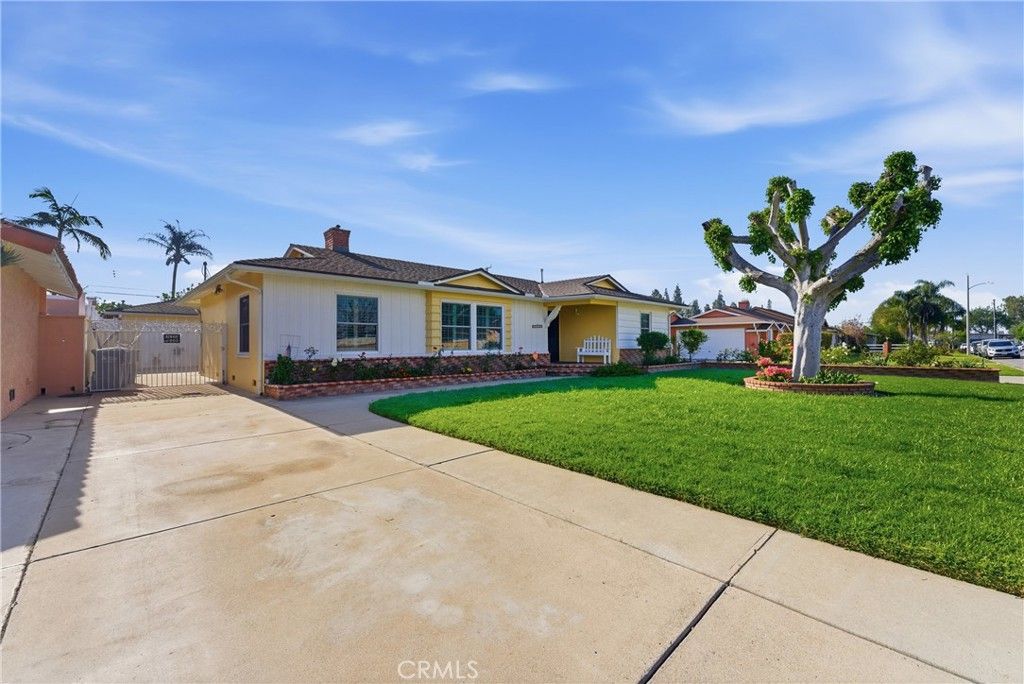 Photo of 10406 Hasty Ave, Downey, CA 90241 (MLS # DW26058584)