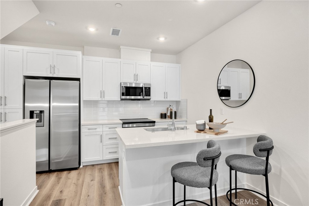 1954 Avenida Del Sol