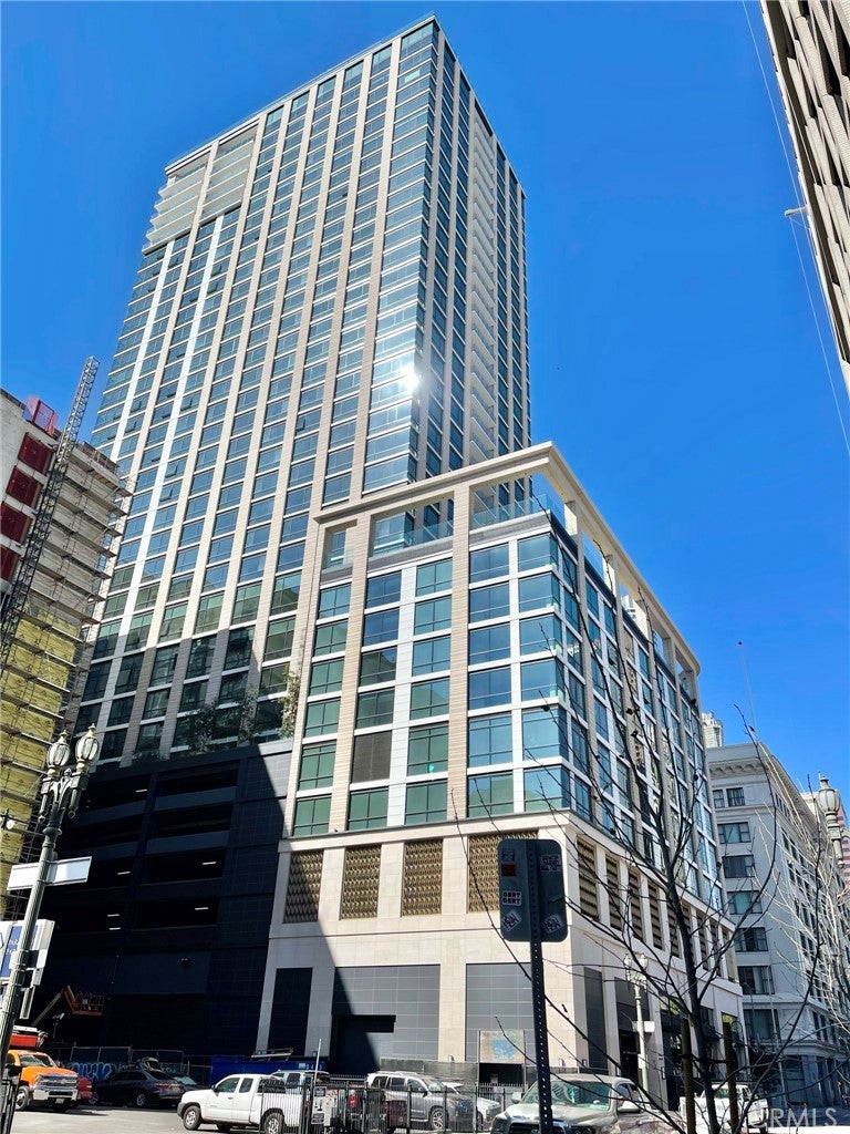 400 S Broadway