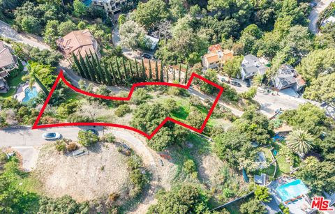 Photo of 3031 Passmore Drive, Los Angeles, CA 90068 (MLS # 23314337)