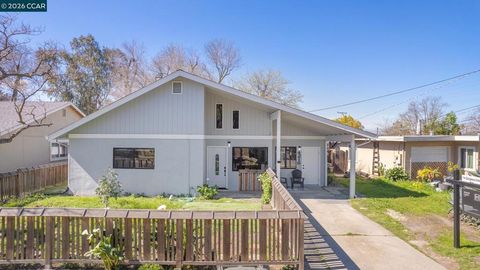 Photo of 4216 4216 Irene Dr Dr, Martinez, CA 94553 (MLS # 41126002)