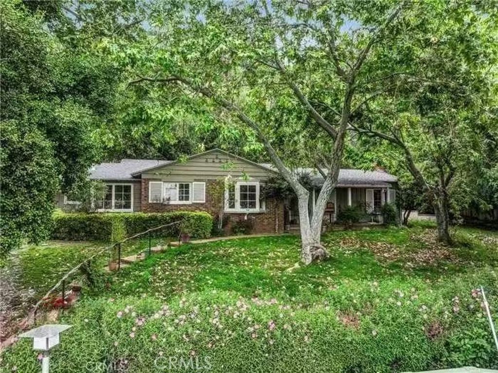 Photo of 1835 Royal Oaks Drive, Bradbury, CA 91008 (MLS # WS25239905)
