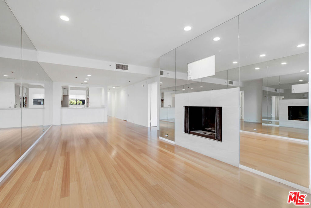 2910 Neilson Way 408