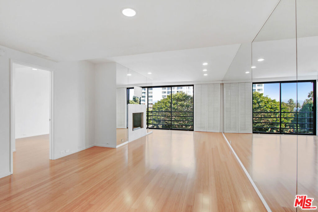 2910 Neilson Way 408