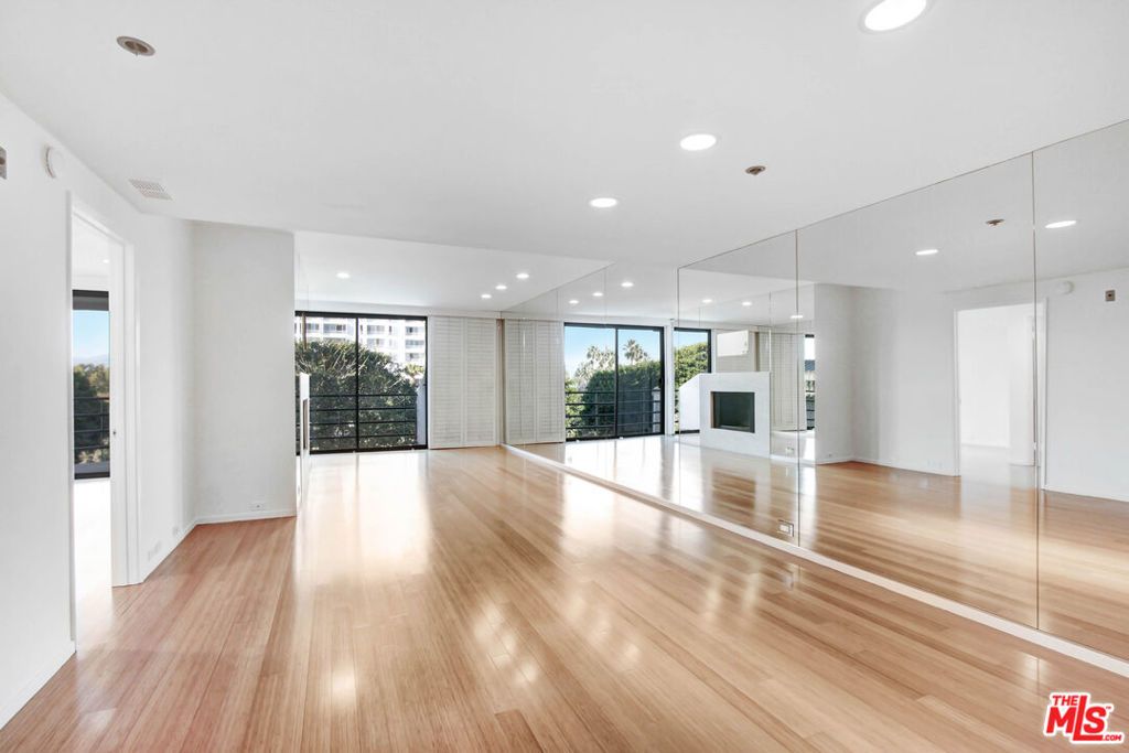 Photo of 2910 Neilson Way #408, Santa Monica, CA 90405 (MLS # 26649113)