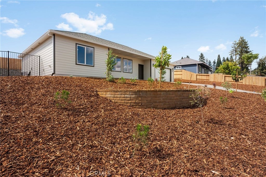 5819 Golden Oaks Road