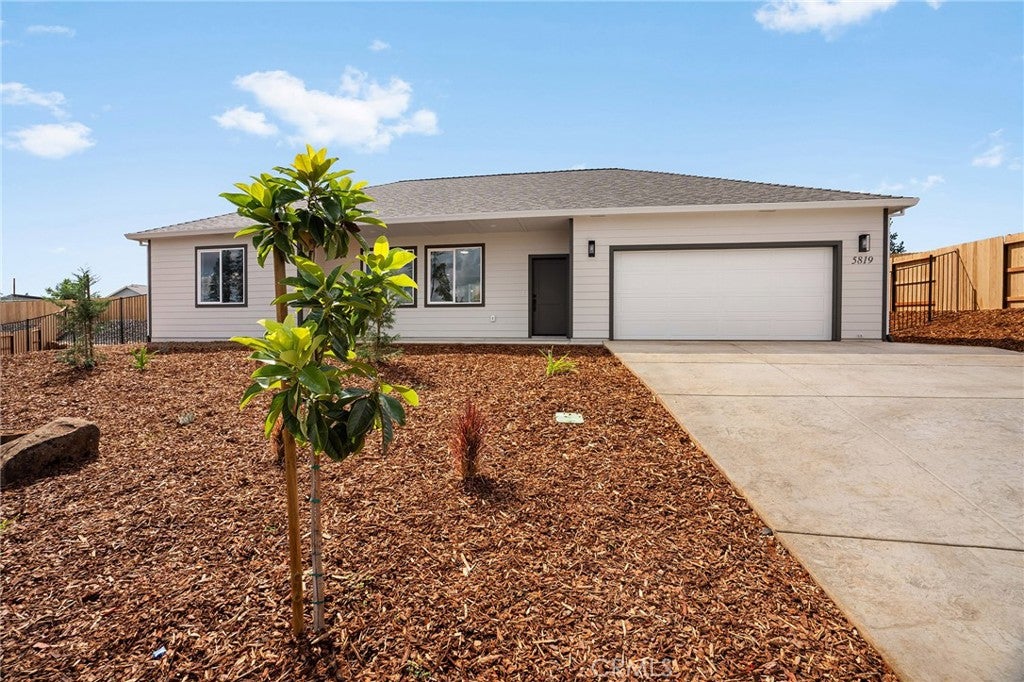 Photo of 5819 Golden Oaks Road, Paradise, CA 95969 (MLS # SN26196471)
