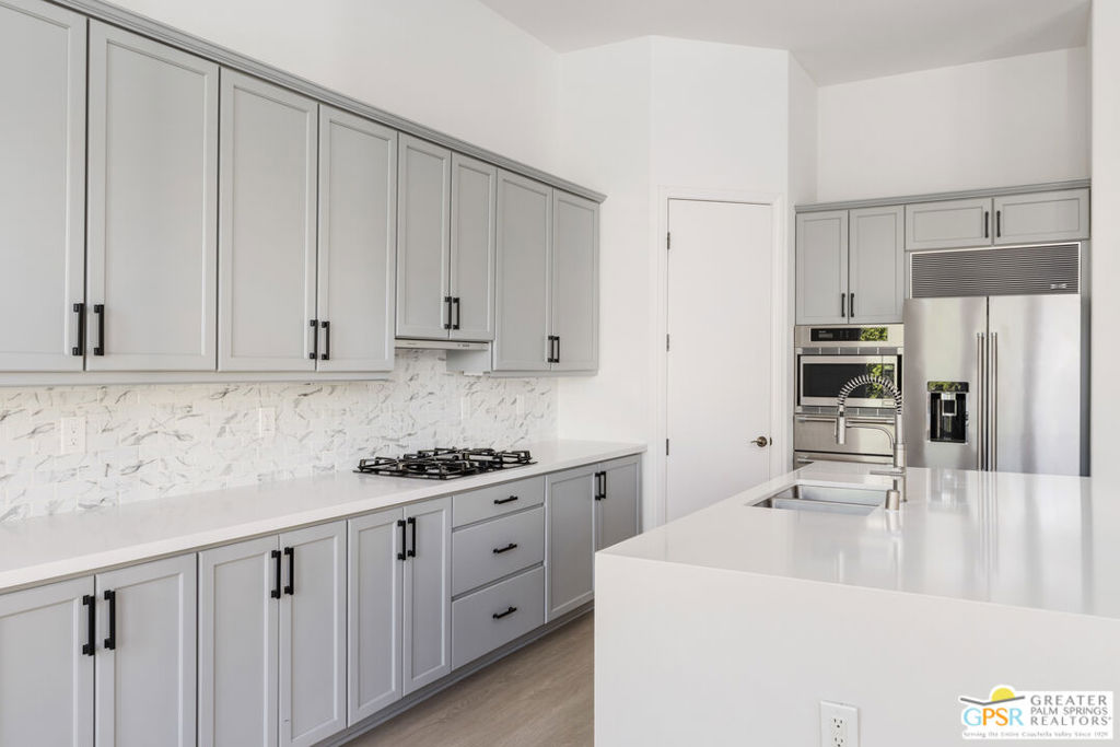 Mira Vista - Residential