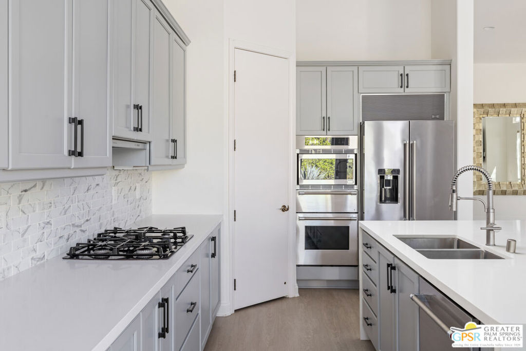 Mira Vista - Residential