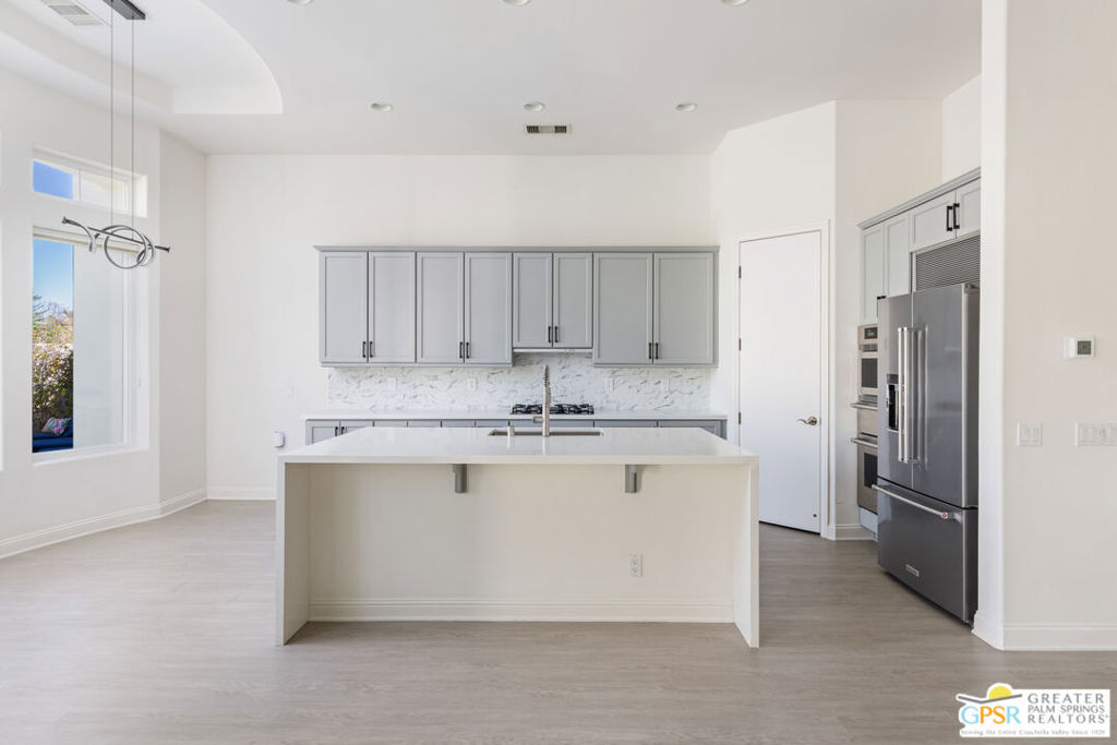 Mira Vista - Residential