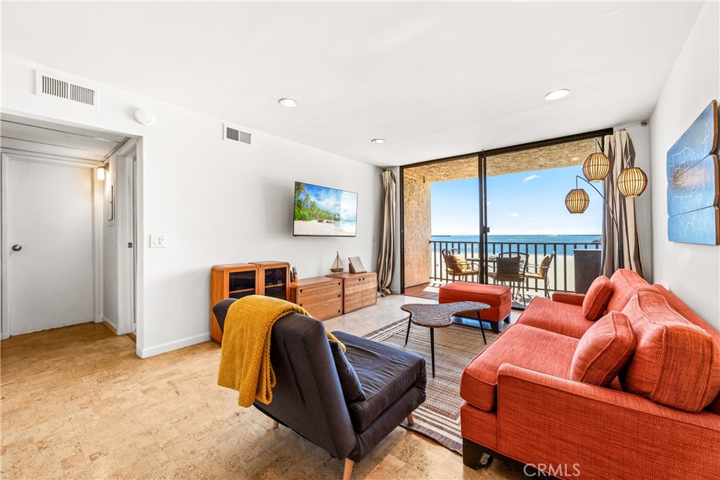 1140 E Ocean Boulevard 338