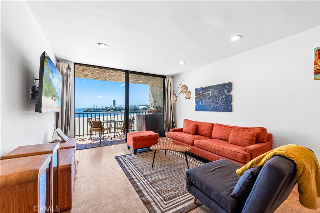 1140 E Ocean Boulevard 338