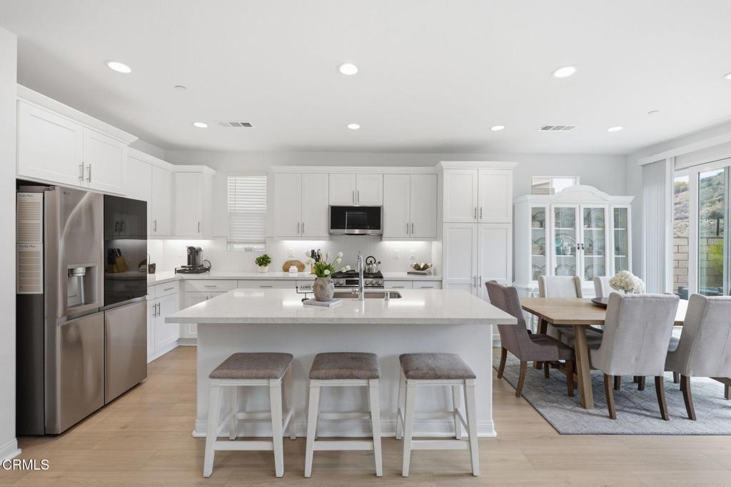 392 Fraser Point