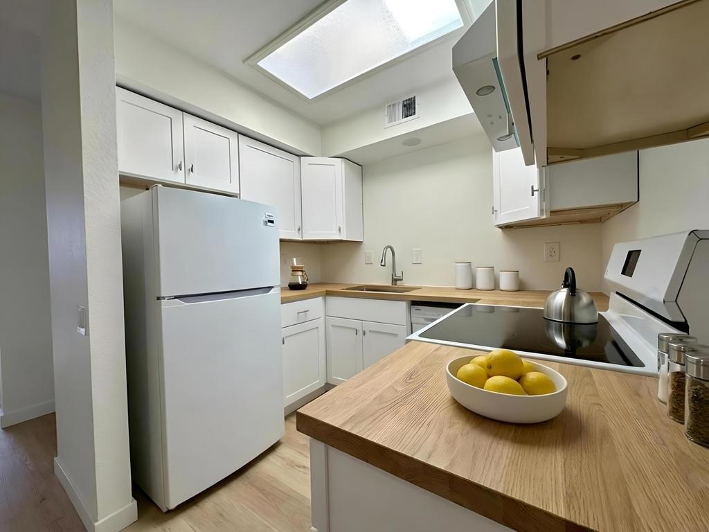 Sunrise Palms - Residential