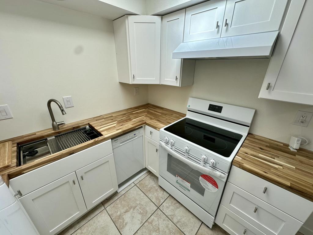 Sunrise Palms - Residential