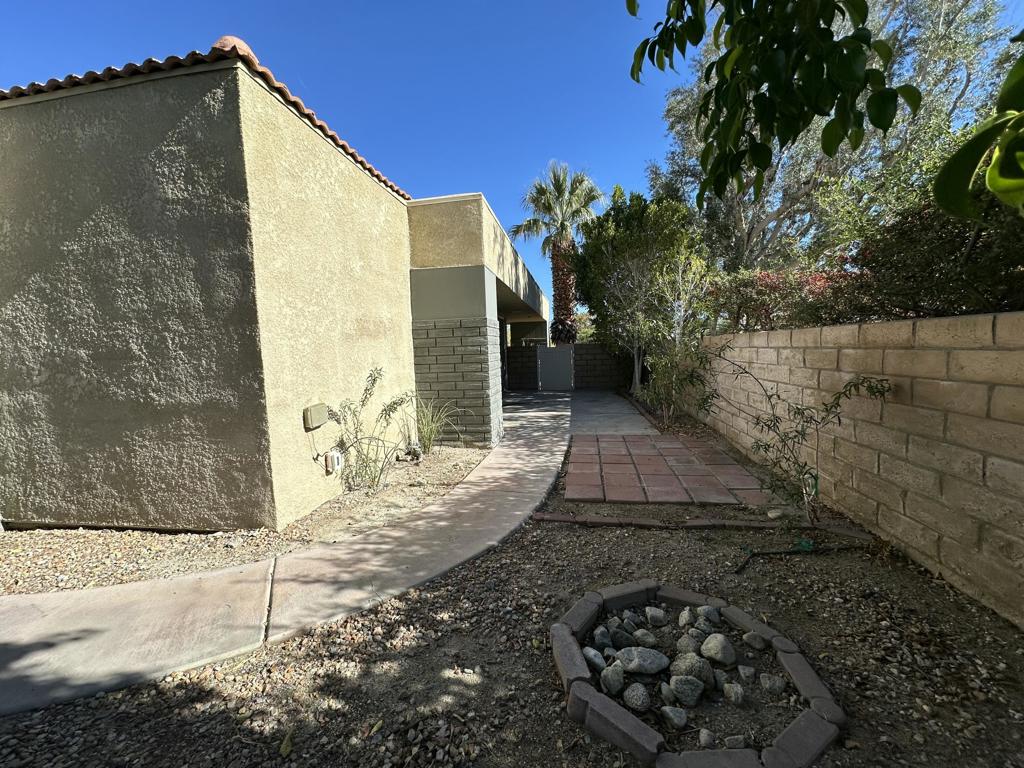 Sunrise Palms - Residential