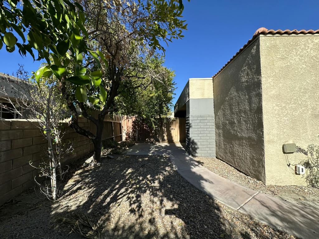 Sunrise Palms - Residential