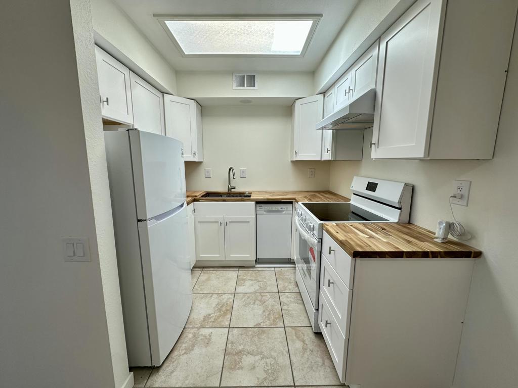 Sunrise Palms - Residential