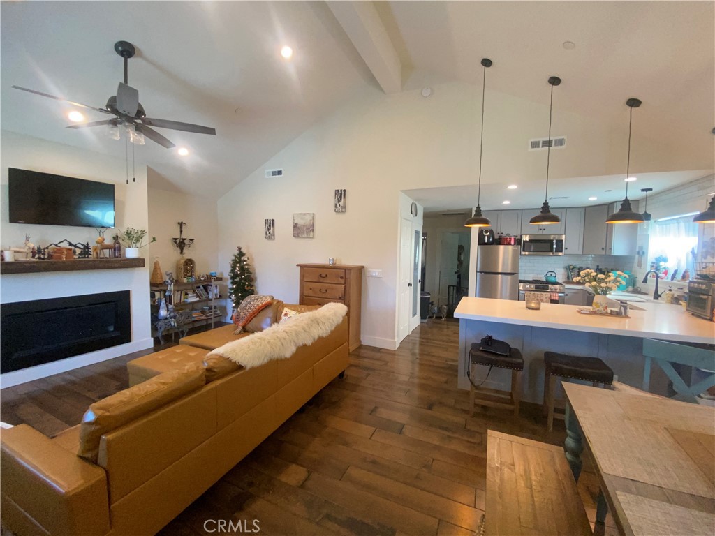 1056 Willow