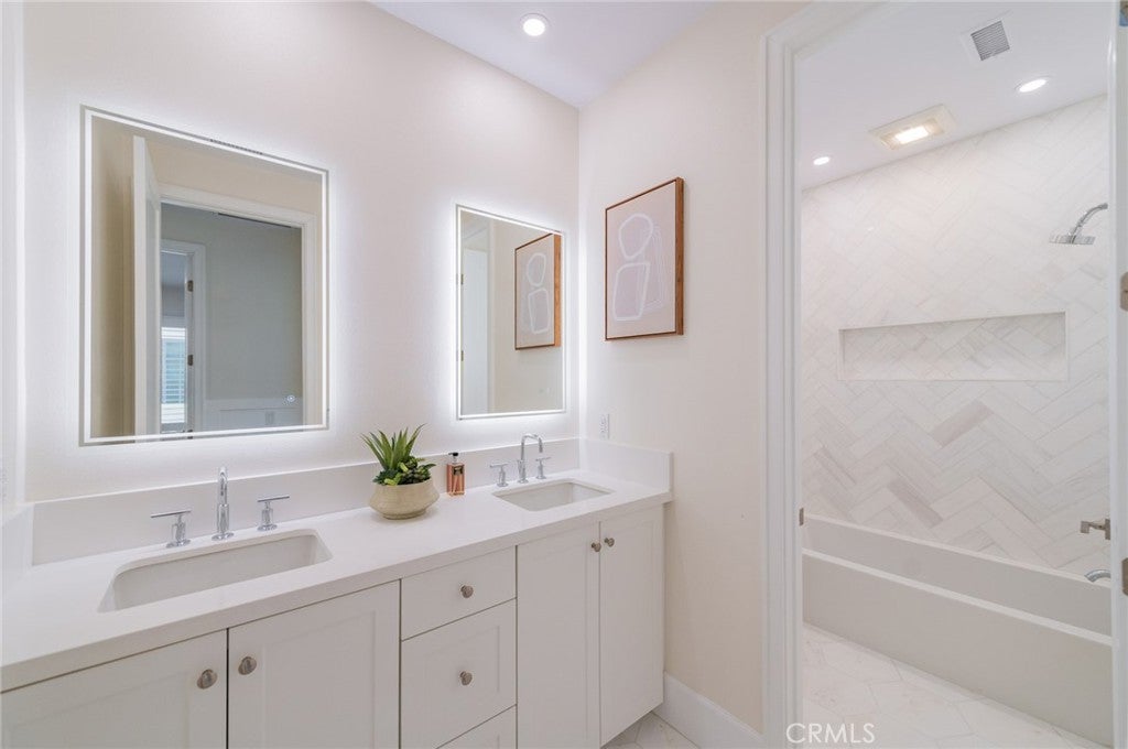 100 Avento, Irvine CA 92602 - Photo 31