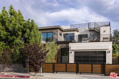 Photo of 1390 Morningside Way, Los Angeles, CA 90291 (MLS # 26986767)