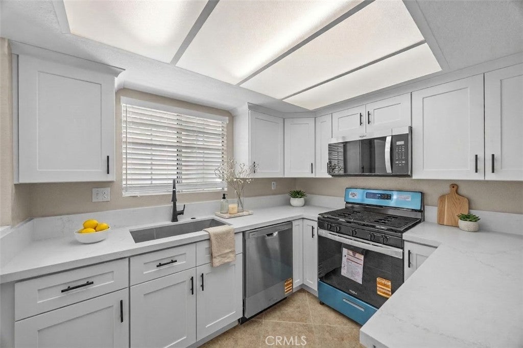 174 W Walnut B
