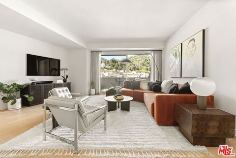 Photo of 7250 Franklin Avenue #603, Los Angeles, CA 90046 (MLS # 26652203)