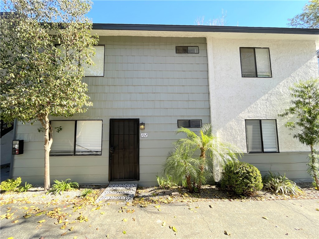Newly Remodeled 2-Bedroom Apartment in Banning! Downstairs apartment with Wall AC Unit, Central Heat, New Stove/Oven (gas), and Garbage Disposal. Coin-Operated Laundry Facilities and Assigned Parking Space (uncovered) On Site. Water and Trash Provided! Will Consider Cats--No Dogs Please.