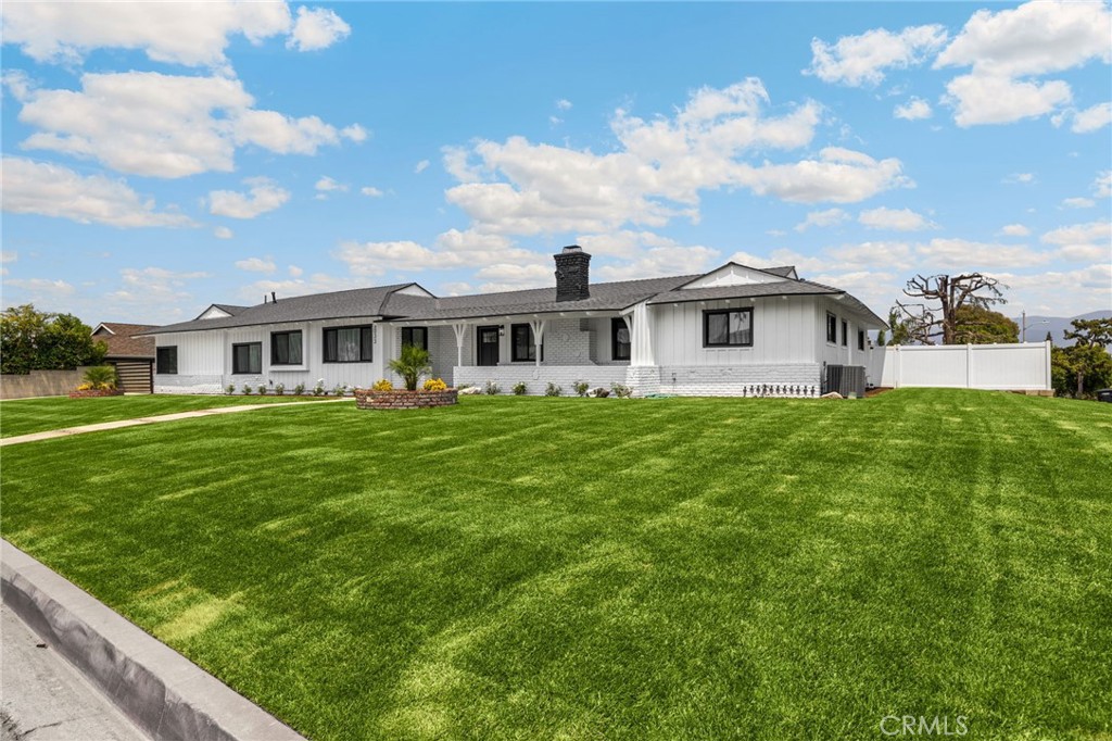 3033 E Sunset Hill Drive