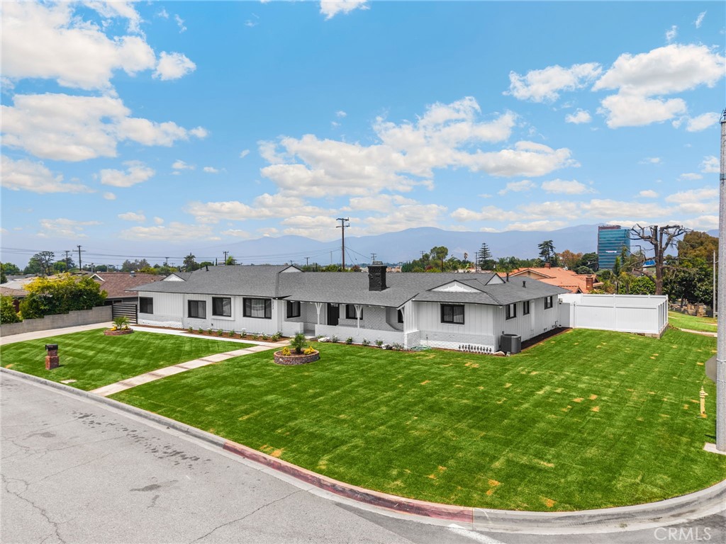 3033 E Sunset Hill Drive