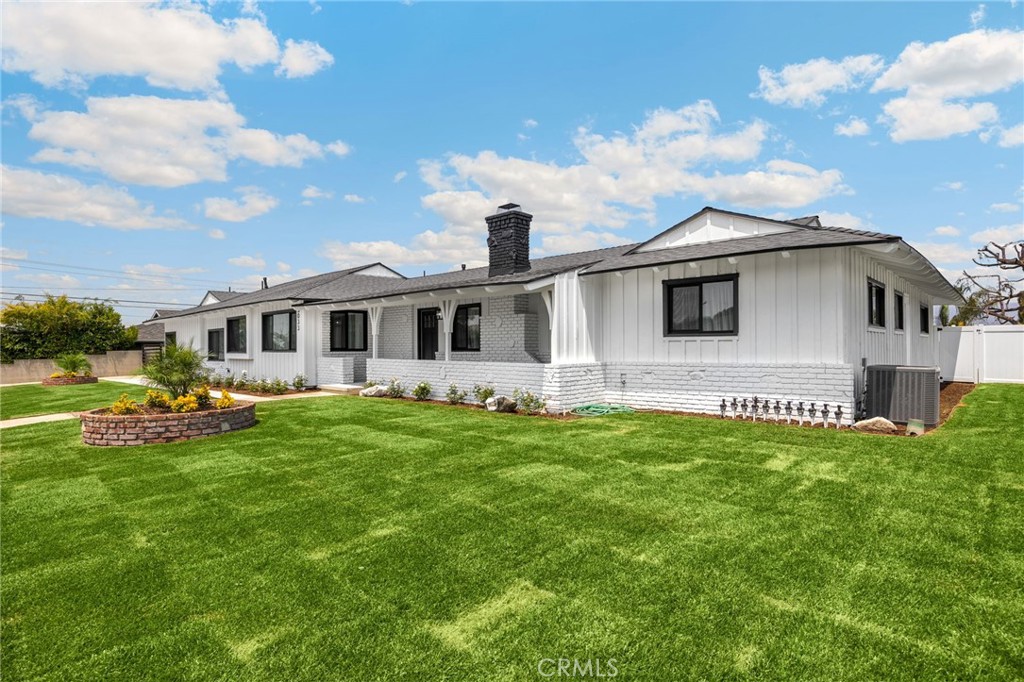 3033 E Sunset Hill Drive
