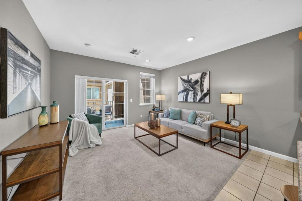 88 N Jackson Avenue 307