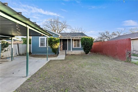 Photo of 129 W Atchison St, Fresno, CA 93706 (MLS # FR26046106)