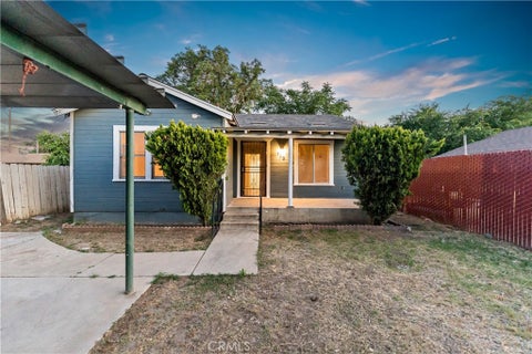 Photo of 129 W Atchison St, Fresno, CA 93706 (MLS # FR26046106)
