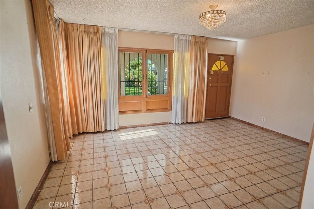 Photo of 13046 Kelowna St, Pacoima, CA 91331 (MLS # SR25238580)
