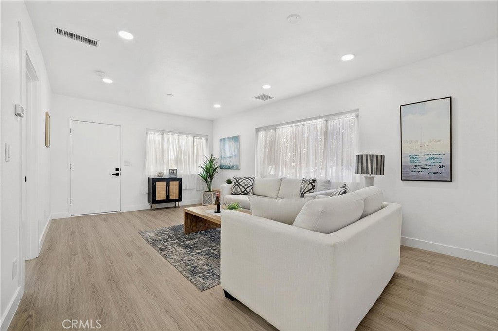 701 N Gaffey PLACE PL, San Pedro CA 90731