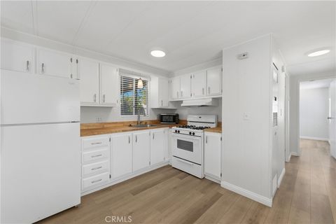 Photo of 631 Santa Clara Cir, Hemet, CA 92543 (MLS # IG25250074)