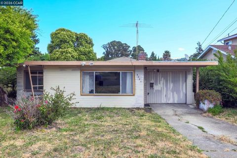 Photo of 4521 Canyon Rd RD, El Sobrante, CA 94803 (MLS # 41136525)